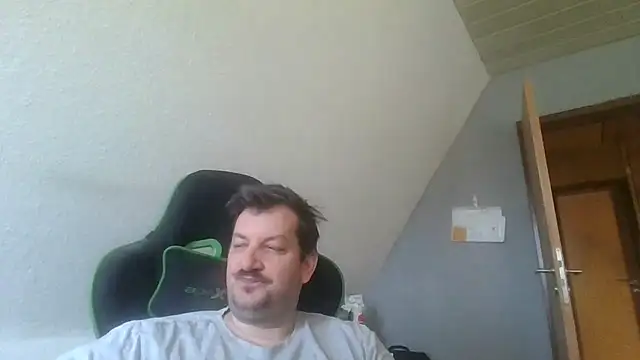 Snapshot of Golffahrer1982 chatting on September 2025 10:15:01 AM Golffahrer1982 online show from September 2025 10:15:01 AM