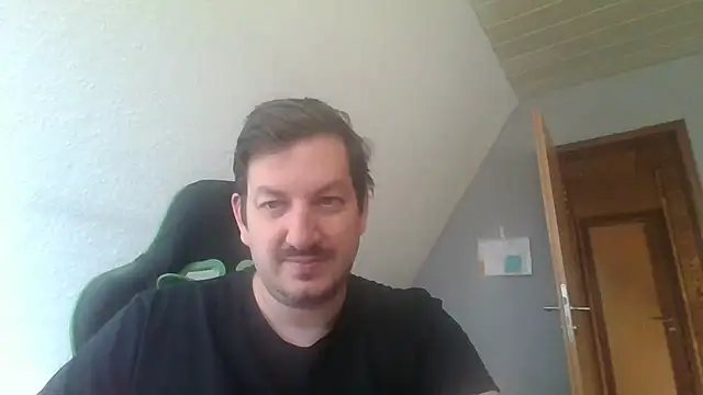 Snapshot of Golffahrer1982 chatting on October 2025 02:18:01 PM Golffahrer1982 online show from October 2025 02:18:01 PM