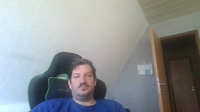 Snapshot of Golffahrer1982 chatting on October 2025 10:27:01 AM Golffahrer1982 online show from October 2025 10:27:01 AM