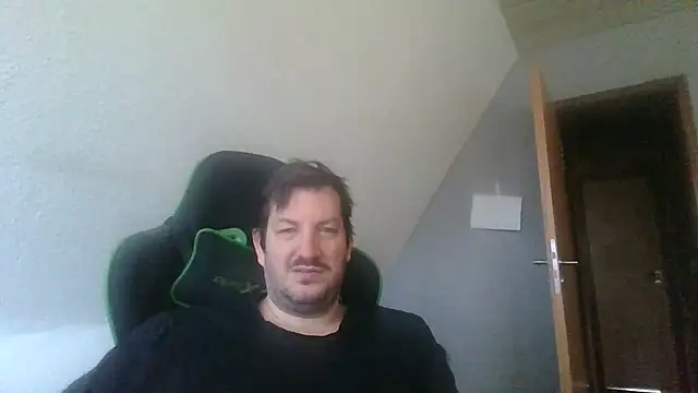 Snapshot of Golffahrer1982 chatting on November 2025 09:30:02 AM Golffahrer1982 online show from November 2025 09:30:02 AM