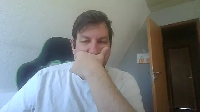 Snapshot of Golffahrer1982 chatting on November 2025 11:09:01 AM Golffahrer1982 online show from November 2025 11:09:01 AM