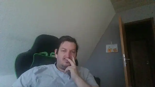 Snapshot of Golffahrer1982 chatting on November 2025 10:14:01 AM Golffahrer1982 online show from November 2025 10:14:01 AM