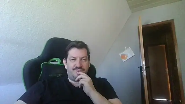 Golffahrer1982 online show from April 2026 08:06:01 AM