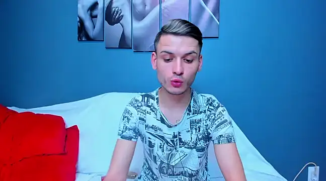 Snapshot of andboyfor6 chatting on January 2025 03:44:01 AM andboyfor6 online show from January 2025 03:44:01 AM