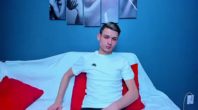 Snapshot of andboyfor6 chatting on February 2025 01:44:01 PM andboyfor6 online show from February 2025 01:44:01 PM