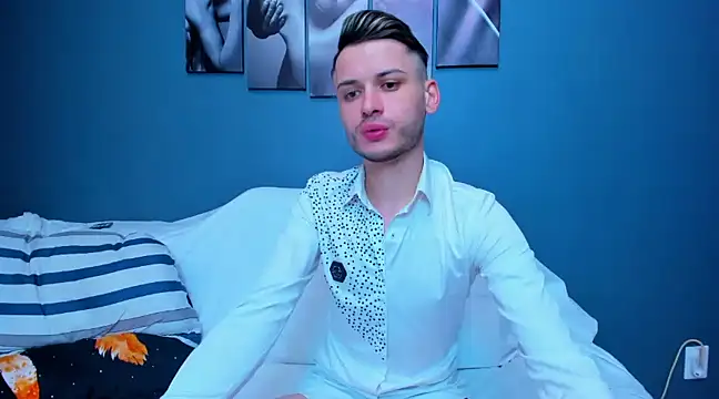 Snapshot of andboyfor6 chatting on February 2025 06:17:02 AM andboyfor6 online show from February 2025 06:17:02 AM