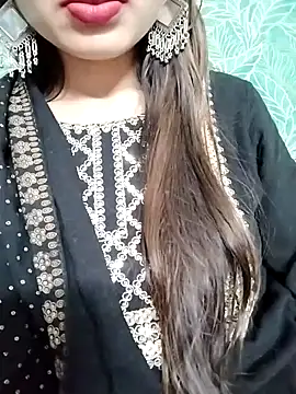 Snapshot of Noor_Darliing chatting on January 2025 06:14:01 PM Noor Darliing online show from January 2025 06:14:01 PM