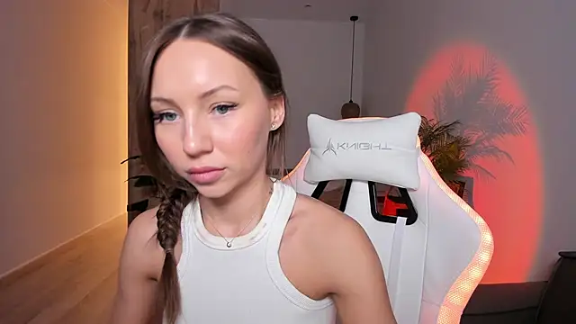 LilyRaisa online show from January 2026 04:16:01 AM