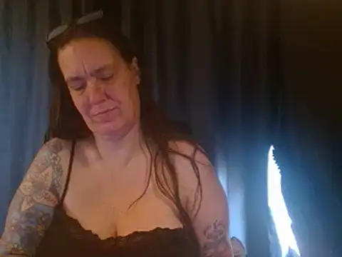 SimoneMoore online show from November 2025 07:25:02 PM