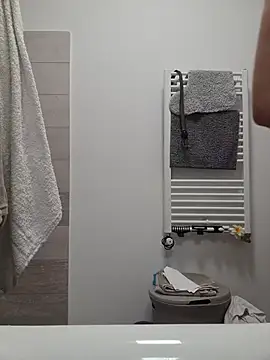 Snapshot of ToplessDragon@xh chatting on April 2026 09:42:02 PM ToplessDragonxh online show from April 2026 09:42:02 PM