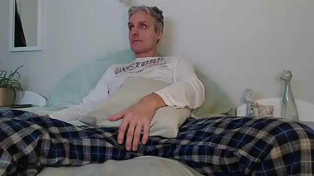 StrongBill online show from December 2024 02:45:01 PM