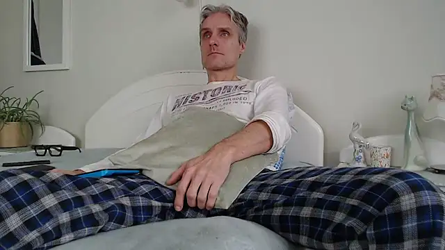 StrongBill online show from December 2024 09:01:01 AM