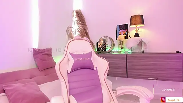 Anngel 1 online show from February 2026 05:40:02 PM