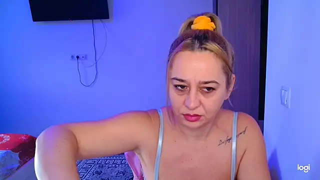 freyyamore1 online show from February 2026 06:29:02 AM