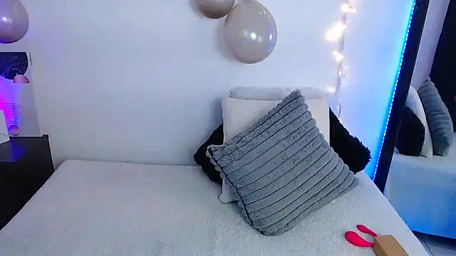 Isa Maiden1 online show from March 2026 04:24:01 PM