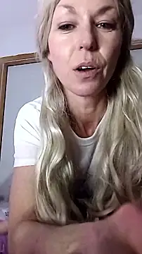 Snapshot of cammyquart chatting on February 2026 05:15:01 AM cammyquart online show from February 2026 05:15:01 AM