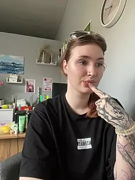  Chlo  e online show from March 2025 05:54:01 AM