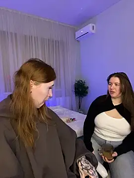  Chlo  e online show from September 2025 06:02:02 PM