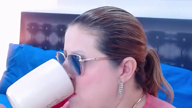 sandra 20 online show from November 2025 10:10:02 AM