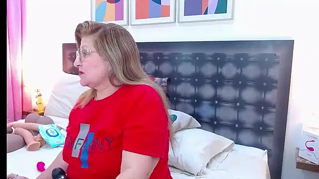 sandra 20 online show from April 2026 07:48:01 PM