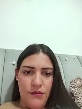 Snapshot of Mia_Hampton chatting on May 2026 08:14:02 PM Mia Hampton online show from May 2026 08:14:02 PM