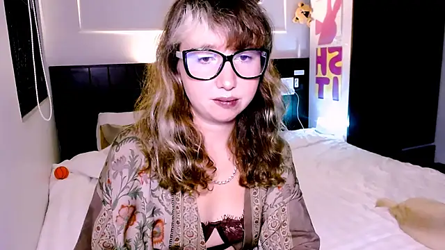 Cosmo Riri online show from October 2025 01:50:02 PM