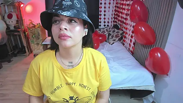 Cuttiealice online show from February 2025 03:06:01 PM