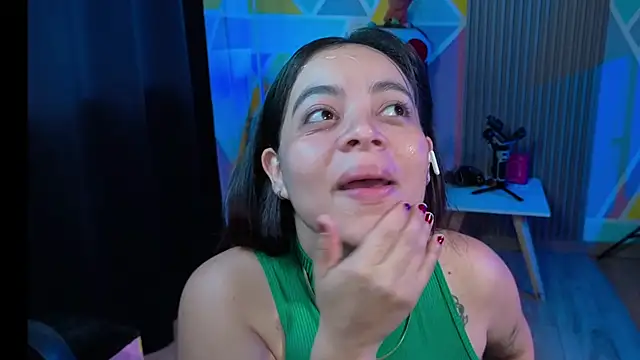 Cuttiealice online show from October 2025 11:41:02 AM