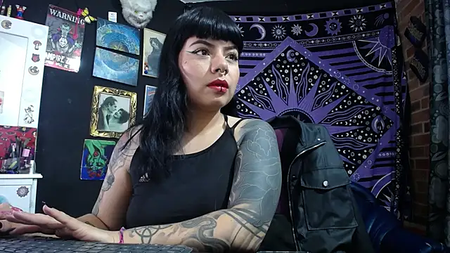 Snapshot of Yourmadame_P chatting on July 2026 06:10:02 PM Yourmadame P online show from July 2026 06:10:02 PM