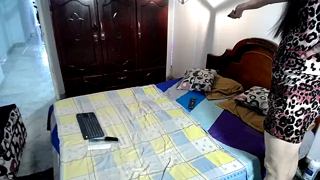 ivonne  hott1 online show from March 2025 08:42:02 PM