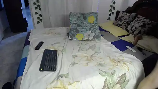 Snapshot of ivonne__hott1 chatting on June 2026 03:13:02 PM ivonne hott1 online show from June 2026 03:13:02 PM