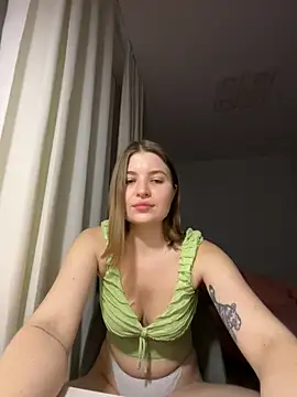 Snapshot of EllenMays chatting on February 2026 12:14:02 AM EllenMays online show from February 2026 12:14:02 AM