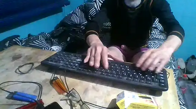 malekon76 online show from January 2025 11:22:01 AM