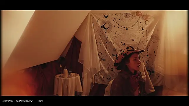 WebCora online show from October 2025 06:42:01 PM