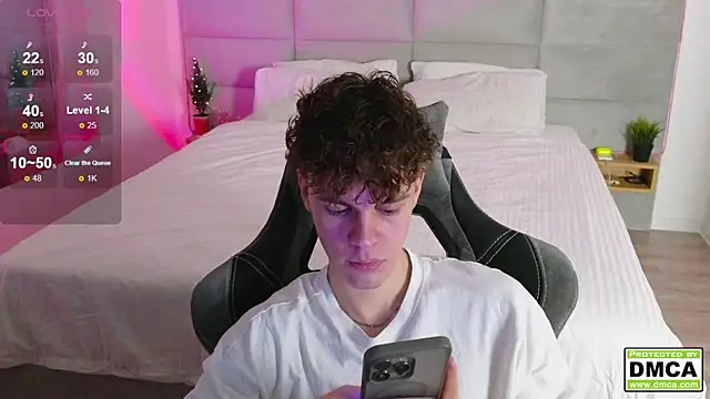 cute thomas online show from December 2024 07:33:01 PM