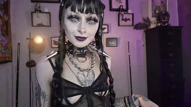 insania 9999  online show from April 2026 07:58:02 PM