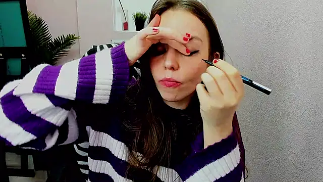 Persephoni online show from January 2025 12:37:01 PM