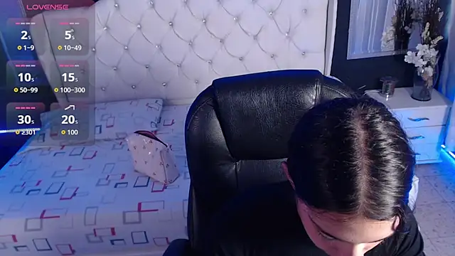 LiaVillalobos online show from October 2025 01:06:02 PM