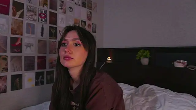 itssophiie online show from September 2025 05:46:02 PM