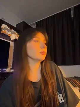 itssophiie online show from June 2026 08:45:01 PM