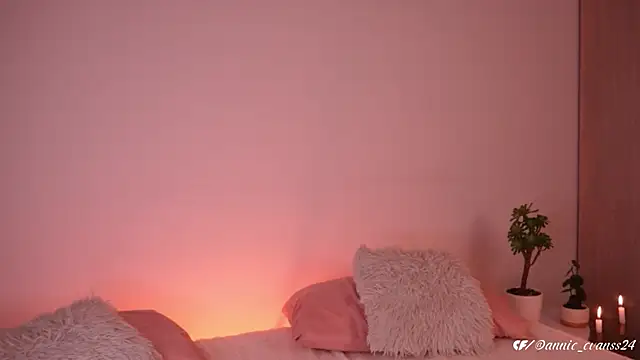 Snapshot of annie24_evans chatting on March 2025 11:57:02 PM annie24 evans online show from March 2025 11:57:02 PM