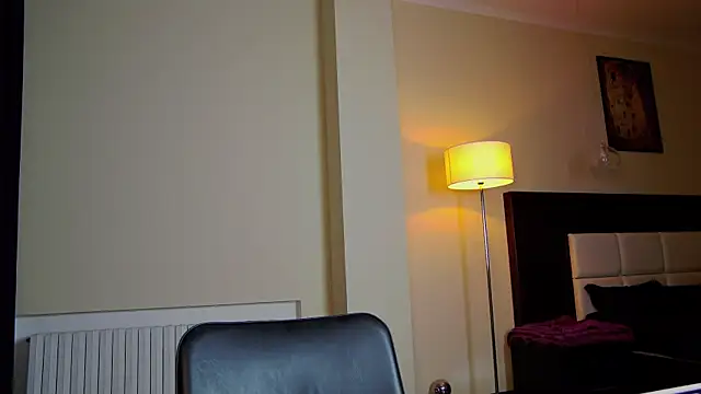 Snapshot of Friend12321 chatting on March 2025 10:40:01 PM Friend12321 online show from March 2025 10:40:01 PM