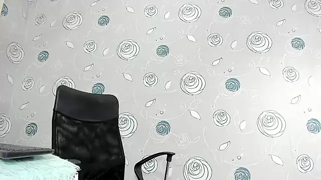 luna evaa online show from February 2025 02:32:01 PM