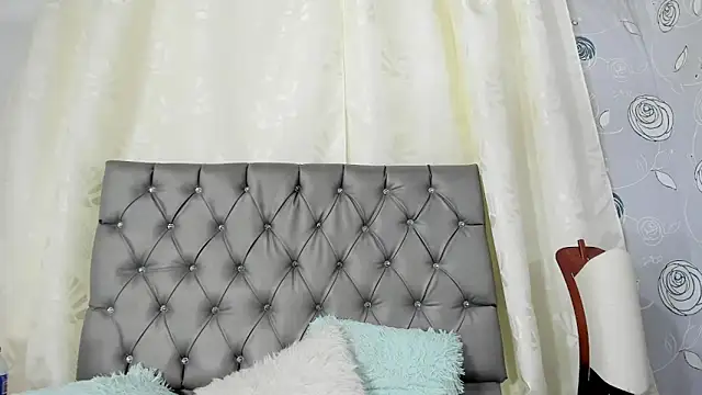 luna evaa online show from February 2025 05:42:01 PM