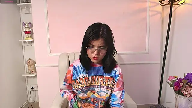 dianebleu online show from November 2025 01:14:02 PM