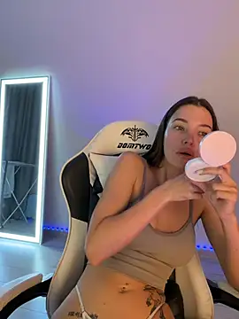 julia fly online show from June 2026 09:00:02 AM