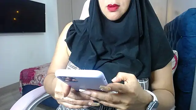 Snapshot of Jameela chatting on December 2024 03:02:02 AM Jameela online show from December 2024 03:02:02 AM