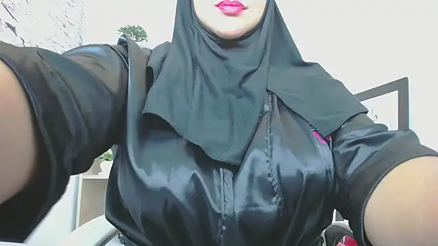Snapshot of Jameela chatting on January 2025 12:12:01 AM Jameela online show from January 2025 12:12:01 AM