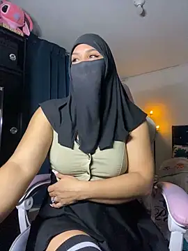 Snapshot of Jameela chatting on February 2025 12:48:02 AM Jameela online show from February 2025 12:48:02 AM