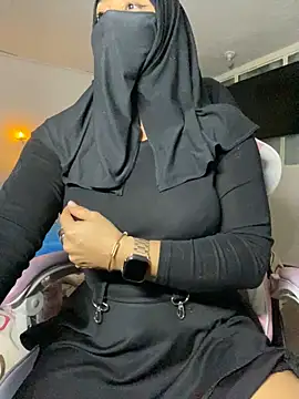 Snapshot of Jameela chatting on March 2025 02:43:02 AM Jameela online show from March 2025 02:43:02 AM